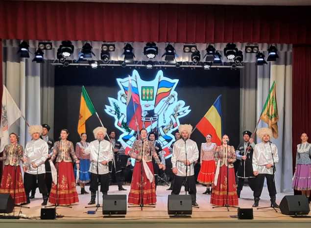 Ансамбль песни и танца «Казачья застава» выступил в Наровчате